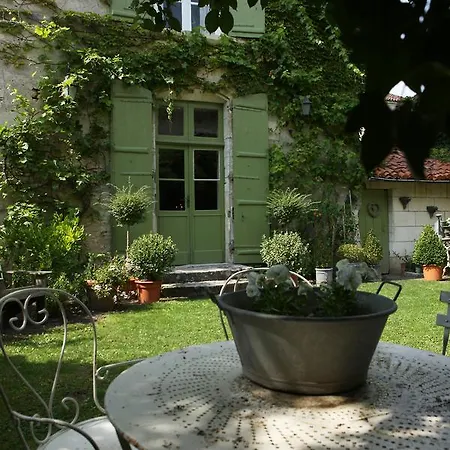 L' Ambroisie Bed & Breakfast Bourdeilles
